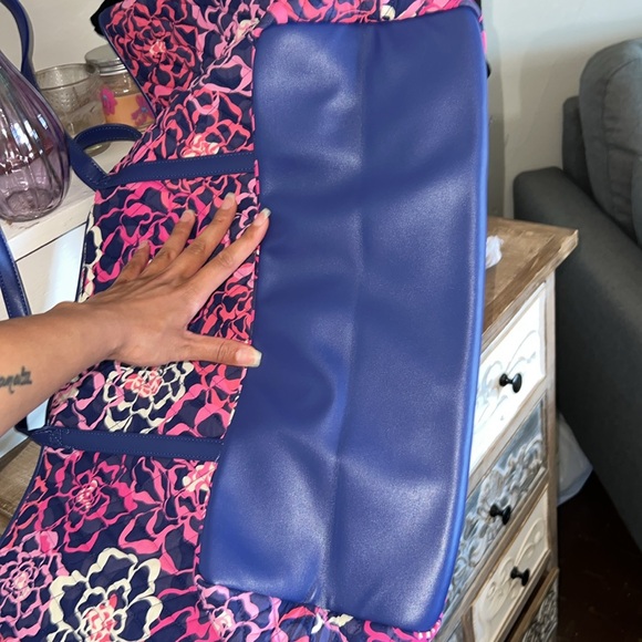 Jumbo Vera Bradley Pink/Purple Roses Weekender Tote - Picture 9 of 10